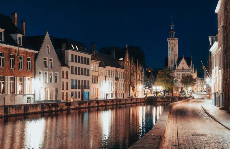 Bruges After Dark: Why You Should Always Stay Overnight