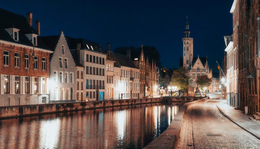 Bruges After Dark: Why You Should Always Stay Overnight