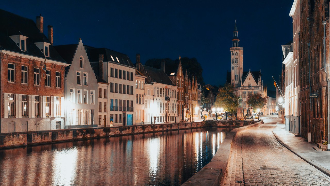 Bruges After Dark: Why You Should Always Stay Overnight